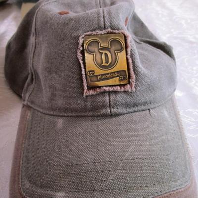 4 Ball caps