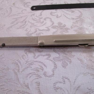 Hacksaw with 2 extra Stanley blades