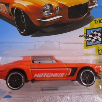 2 Hot Wheels cars
