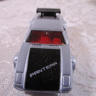 6 tomica die cast cars