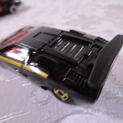 6 tomica die cast cars