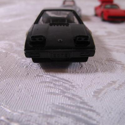 6 tomica die cast cars