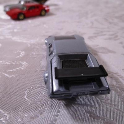 6 tomica die cast cars