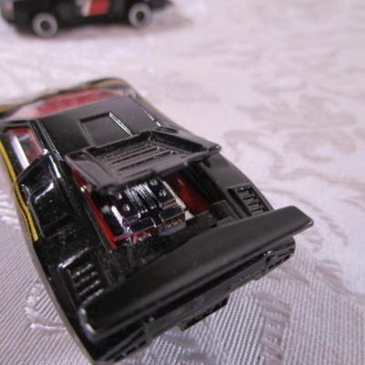 6 tomica die cast cars