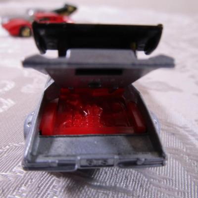 6 tomica die cast cars