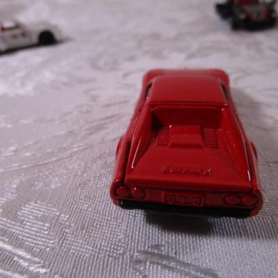 6 tomica die cast cars