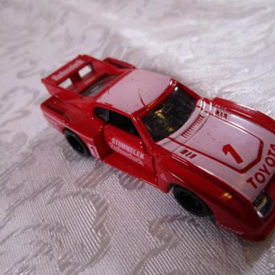 6 tomica die cast cars