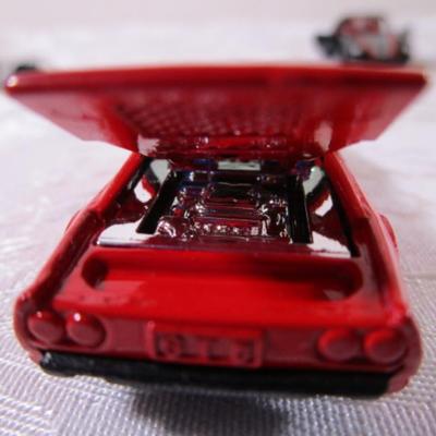 6 tomica die cast cars