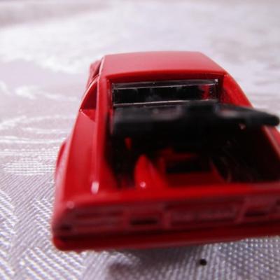 6 tomica die cast cars