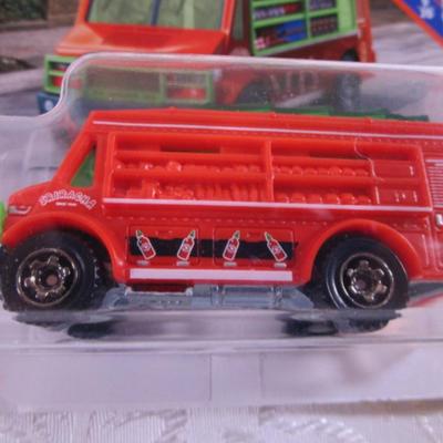 2 Matchbox cars