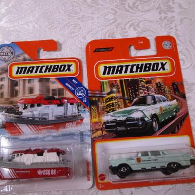 2 Matchbox cars