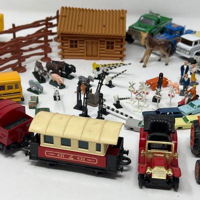 Vintage Farm & Town Accessories for Railroad
