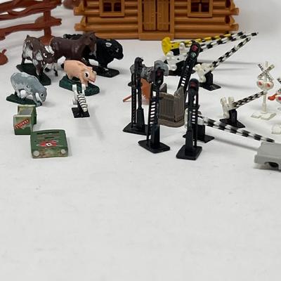 Vintage Farm & Town Accessories for Railroad