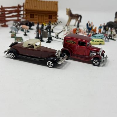 Vintage Farm & Town Accessories for Railroad