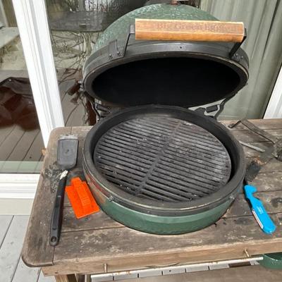 Green Egg Large With Rolling Table