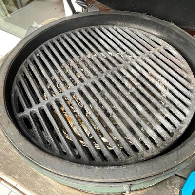 Green Egg Large With Rolling Table