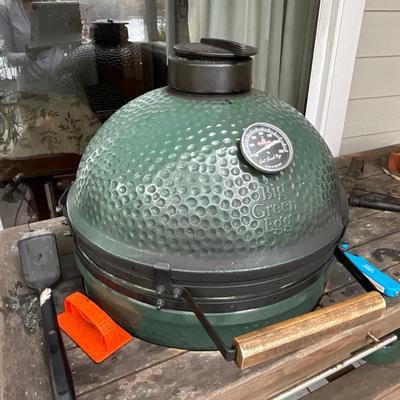 Green Egg Large With Rolling Table
