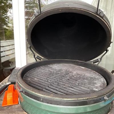 Green Egg Large With Rolling Table