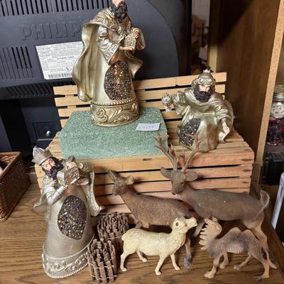 3 wisemen & animals