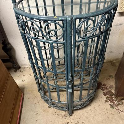 Bar/bottle storage on bottom