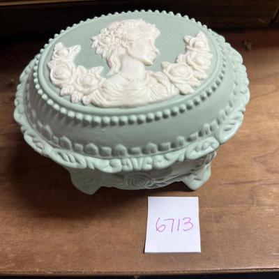 Jasper green trinket box