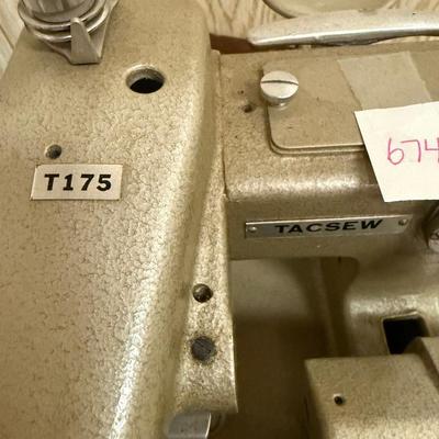 Taxes T175 portable sewing machine