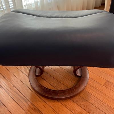 Pair of Leather Ekornes Stressless Ottomans Leg Rests