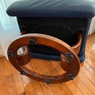Pair of Leather Ekornes Stressless Ottomans Leg Rests