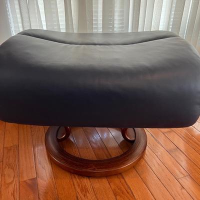 Pair of Leather Ekornes Stressless Ottomans Leg Rests