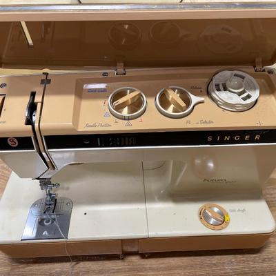Singer Futura 900 sewing machine