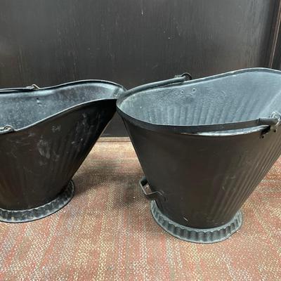 3 metal coal/ash bucket with one scoop