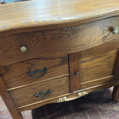 LEA dresser