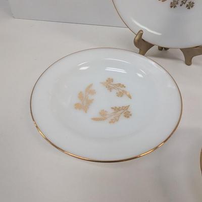 19 Pieces Of Milk Glass Federal Meadow Gold Dinner Set