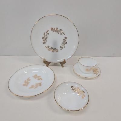 19 Pieces Of Milk Glass Federal Meadow Gold Dinner Set