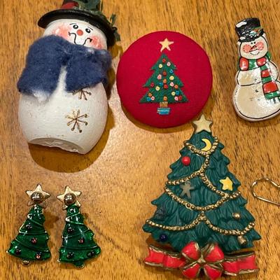 Christmas jewelry