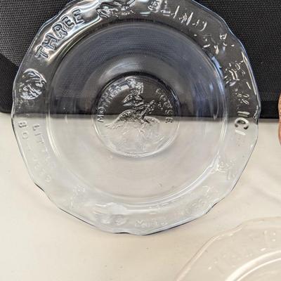 Tierra Indiana Glass Nursery Rhyme Plates