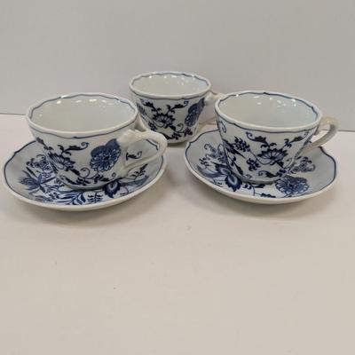Vintage Blue Danube Cups & Saucers Blue Onion Pattern