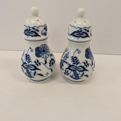 Vintage Blue Danube Salt & Pepper Shakers Blue Onion Pattern
