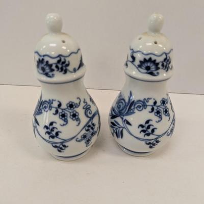 Vintage Blue Danube Salt & Pepper Shakers Blue Onion Pattern