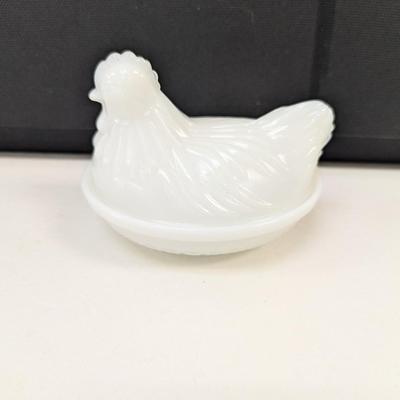 Milk Glass Nesting Hen