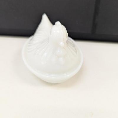 Milk Glass Nesting Hen