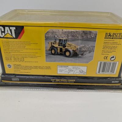 1:64 CAT 988H Wheel Loader Die Cast Replica
