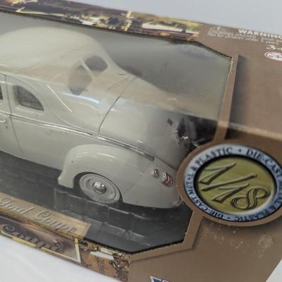 1:18 Motor Max Die Cast Metal & Plastic 1940 Ford Coupe