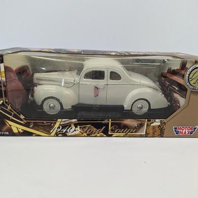 1:18 Motor Max Die Cast Metal & Plastic 1940 Ford Coupe