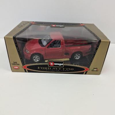 1:21 Burago 1999 Ford SVT F150 Lightning Red Truck