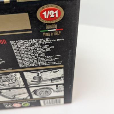 1:21 Burago 1999 Ford SVT F150 Lightning Red Truck