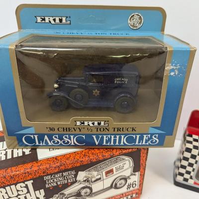 1932 Panel Truck Bank 1930 Chevy 1/2 Ton Truck 1:43