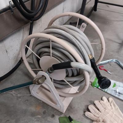 HEAVY METAL HOSE REEL, GARDEN HOSES, SPRAYERS AND MORE