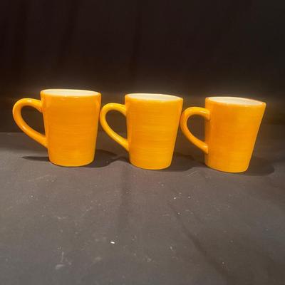 Six Willams-Sonoma Halloween Ceramic Mugs (LR-MG)