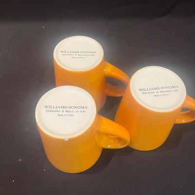 Six Willams-Sonoma Halloween Ceramic Mugs (LR-MG)